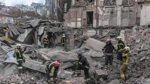 2025澳门开奖结果记录查询和俄军轰炸乌无人机场与俄军轰炸乌无人机场视频播放