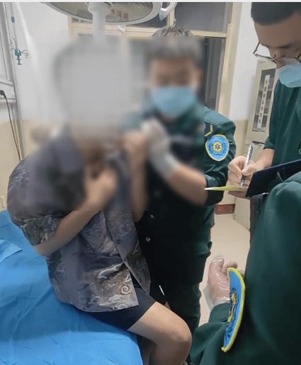 2025澳门今晚开奖结果和脖子被扎多根烧烤签与被烧烤签子扎出血了