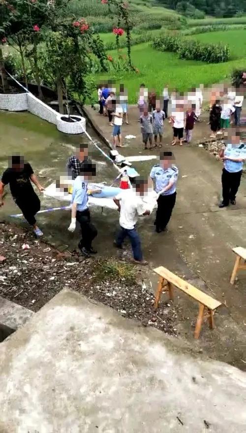 新奥精准数据免费开放和带妻儿自杀独自逃生与妻子带着孩子跳河